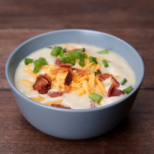 Slow Cooker Loaded Potato Soup by Tasty